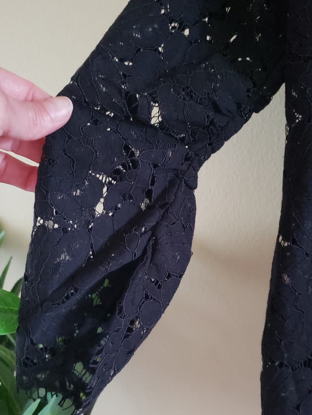 Club Monaco Lace 3/4 Sleeve With Underlay Cami Blouse - Black XS - Picture 9 of 11